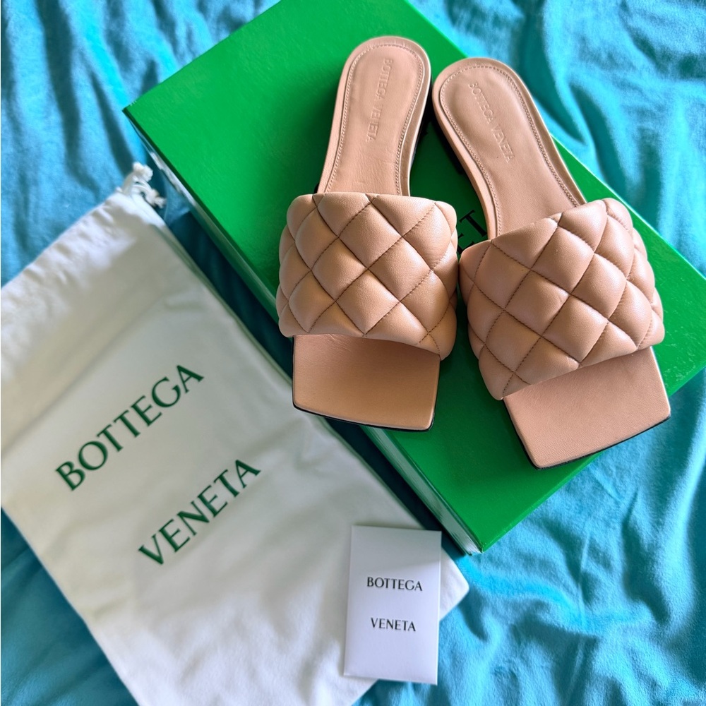 Bottega Veneta Quilted Padded Slide Sandals in Beige